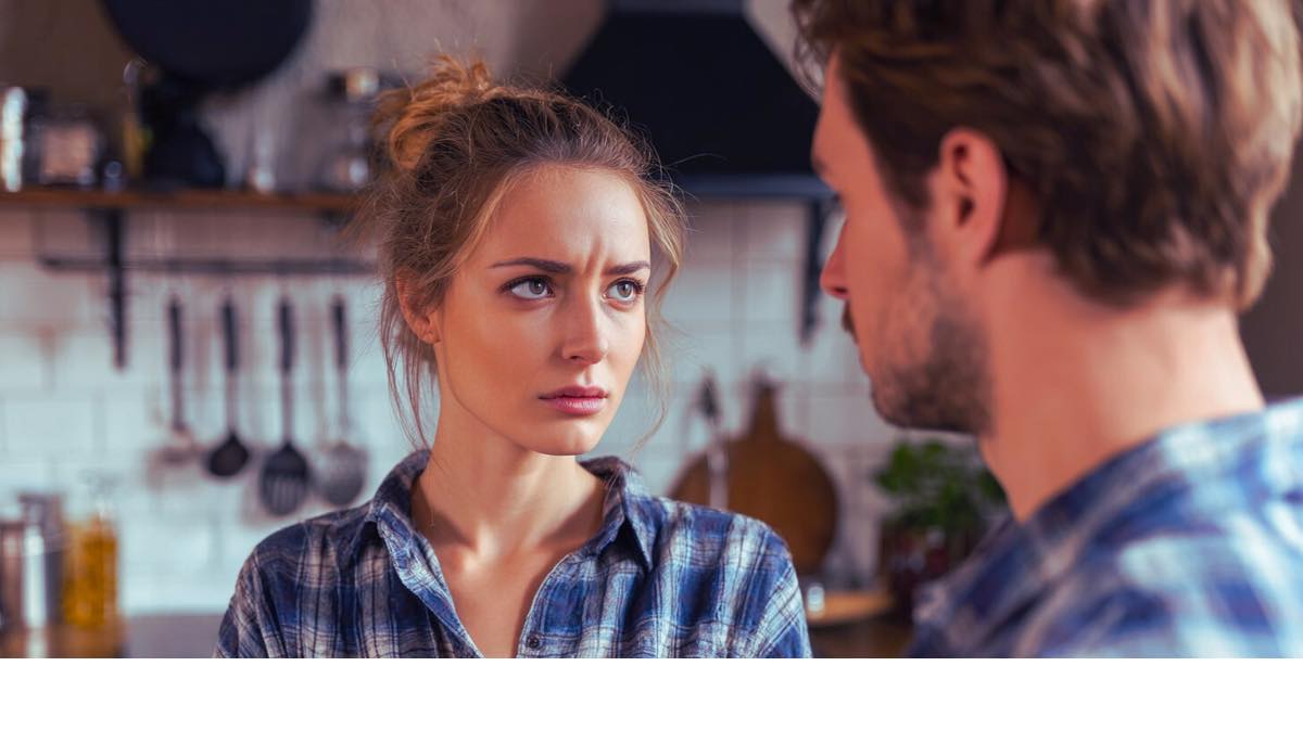 ( — Deine Mutter hat ihre eigene Wohnung, lass sie dort wohnen!