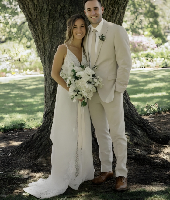 Заголовок: Meglepetés sors Férjhez mentem a tanáromhoz. Az esküvői éjszakán, amikor ajándékot adott nekem, kiszáradt a torkom.