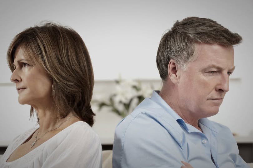 – Te megőrültél? – James nem tudta visszatartani magát, – ez az én anyám!